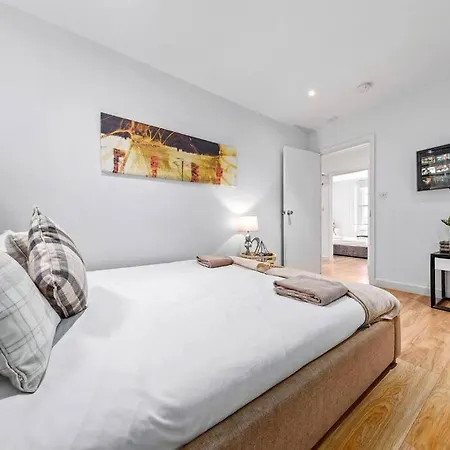 3 Bedroom In Haymarket Sleep 10 Hy2 *