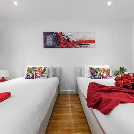 3 Bedroom In Haymarket Sleep 10 Hy2 Apartment *