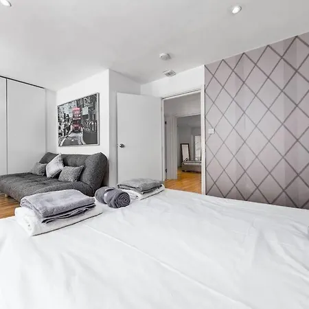 3 Bedroom In Haymarket Sleep 10 Hy2 Londra