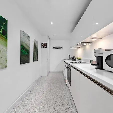 3 Bedroom In Haymarket Sleep 10 Hy2 *