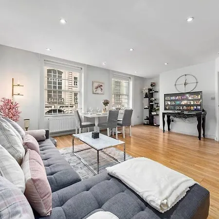 3 Bedroom In Haymarket Sleep 10 Hy2 * London
