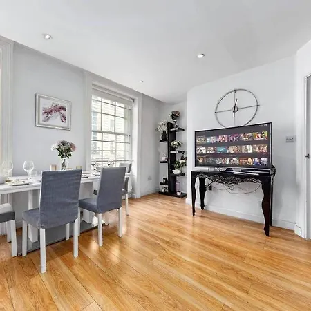 Apartment 3 Bedroom In Haymarket Sleep 10 Hy2 *