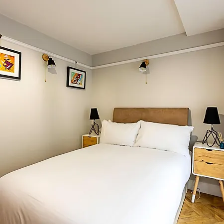 Apartment Cosy Garden Flat In Prestigious Residential Area London