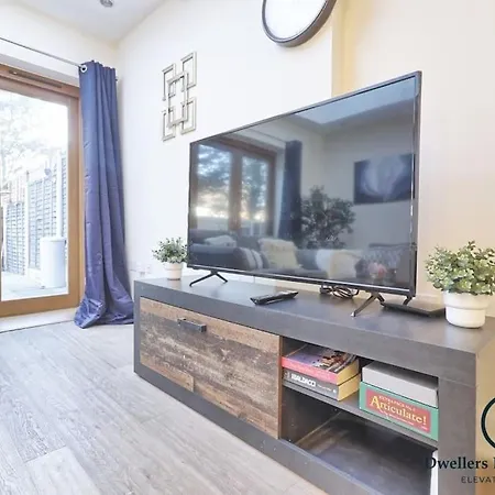 Villa Stylish 3bedrooms 2 Bath In Romford Harold Wood