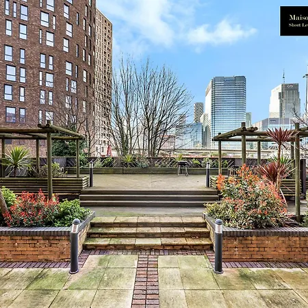 Caraway Heights 2bedroom Sleeps 6 In Canary Wharf, Free Parking, Near Excel, O2 & Airport By Maison Christo Short Lets & Serviced Londra