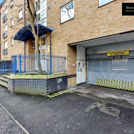 Caraway Heights 2bedroom Sleeps 6 In Canary Wharf, Free Parking, Near Excel, O2 & Airport By Maison Christo Short Lets & Serviced Londra