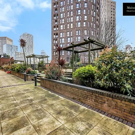 Caraway Heights 2bedroom Sleeps 6 In Canary Wharf, Free Parking, Near Excel, O2 & Airport By Maison Christo Short Lets & Serviced