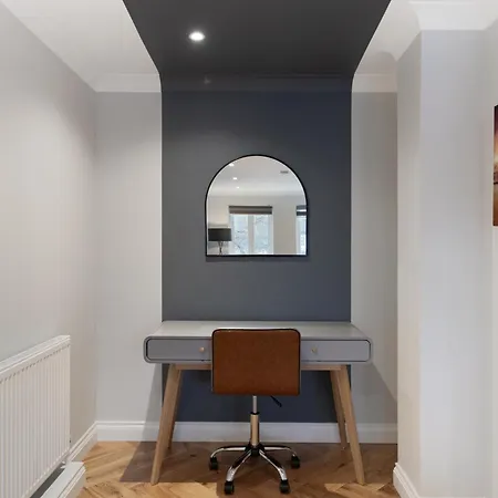 Apartment Spacious Stunning Flat Near Heathrow And London Hounslow