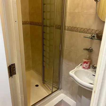 Guest house 29 Ansell Road