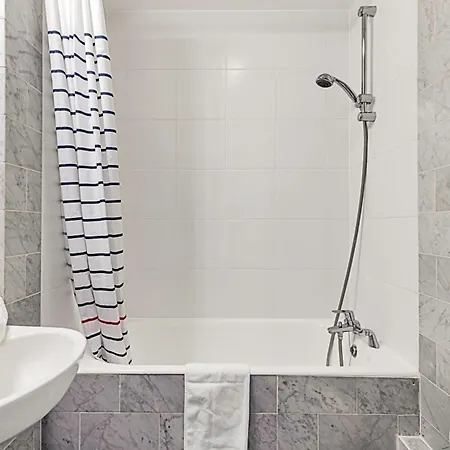 A One-bedroom Situated In Apartment London