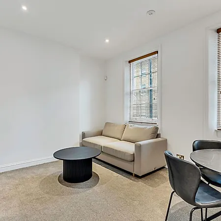 Apartment A One-bedroom Situated In London
