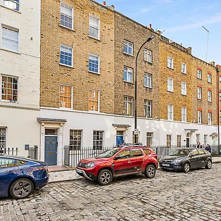 Apartment A One-bedroom Situated In London