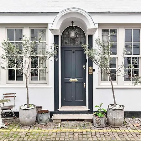 Knightsbridge 2br Mews House London