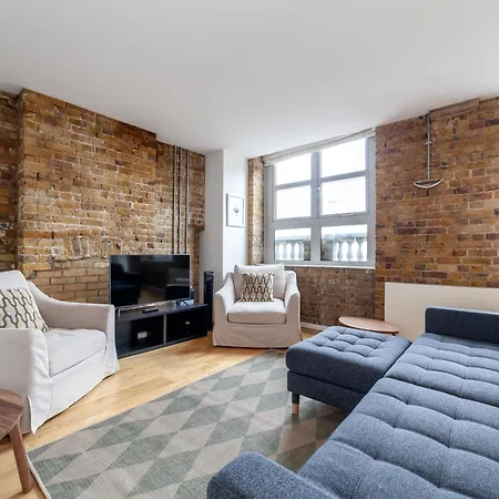Elegance & Chic Design - 2-bedroom Haven Apartment