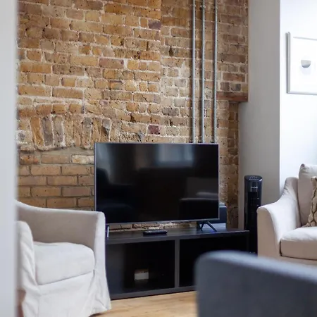 Apartment Elegance & Chic Design - 2-bedroom Haven London