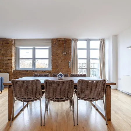 Elegance & Chic Design - 2-bedroom Haven *