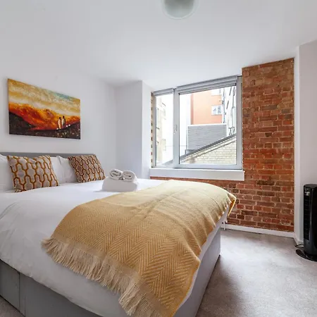 Apartment Elegance & Chic Design - 2-bedroom Haven London