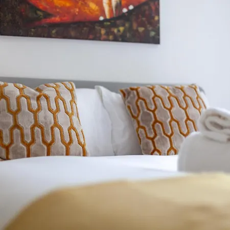 Elegance & Chic Design - 2-bedroom Haven Apartment *