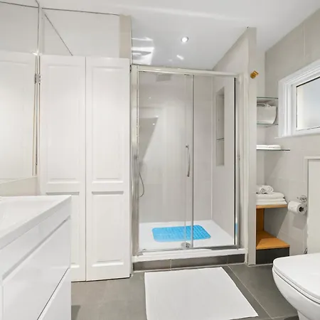Central London Apartment London