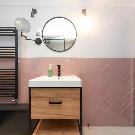 Holiday home Pass The Keys Beautiful Unique With Parking And Evcharging Morden (Greater London)