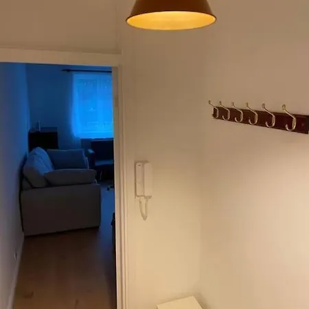 Apartment Spacious - 3 Double Beds - Wi-fi - Northwood - Free Parking