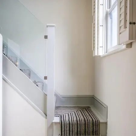 Stylish Retreat In The Heart Of Notting Hill London