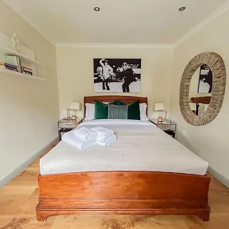 Stylish Retreat In The Heart Of Notting Hill Apartment