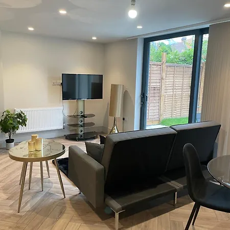 Apartment Modern X2 Bathroom*garden*wifi*