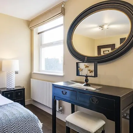 Apartment 2-hosted By Sweetstay