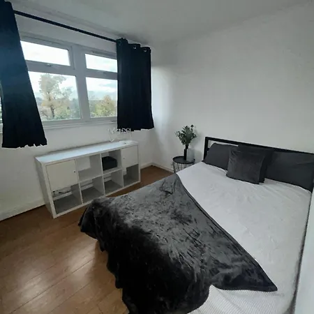 Apartment Gem In Enfield