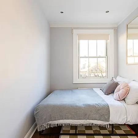 Contemporary And Spacious Kensington
