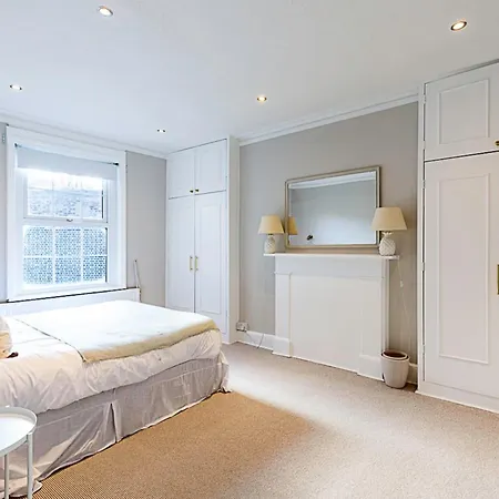 Contemporary And Spacious Kensington Apartment