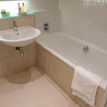 Modern & Bright Penthouse In Angel Apartment London
