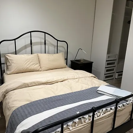 Homestay Brand New Suit 10 Min To Walk Central Line! Woodford