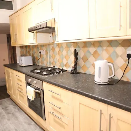 Star London Golders Rise Luxury 4-bed Oasis With Garden Holiday home Hendon