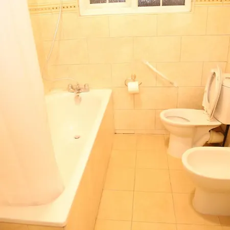 Star London Golders Rise Luxury 4-bed Oasis With Garden Holiday home