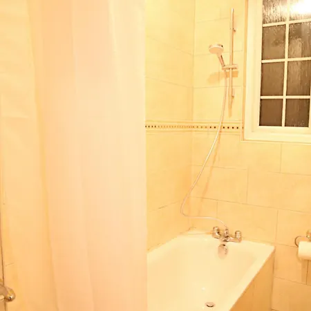Star London Golders Rise Luxury 4-bed Oasis With Garden Holiday home *