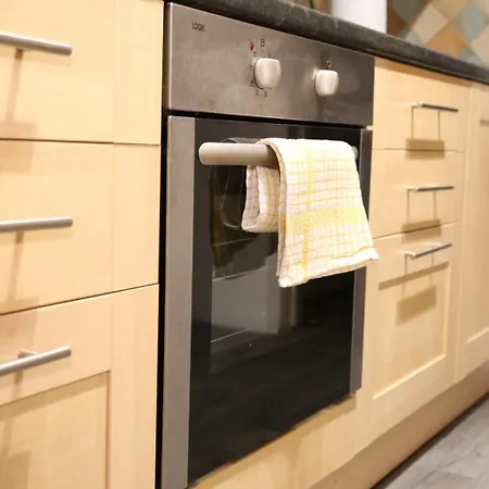 Star London Golders Rise Luxury 4-bed Oasis With Garden Holiday home