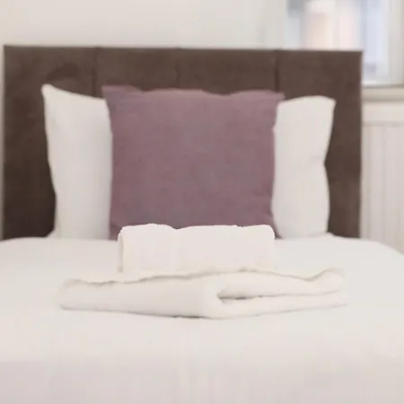 Holiday home Star London Golders Rise Luxury 4-bed Oasis With Garden