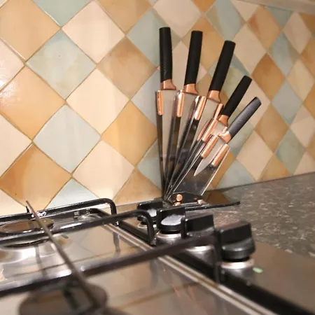 Star London Golders Rise Luxury 4-bed Oasis With Garden *