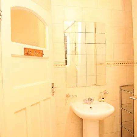 Star London Golders Rise Luxury 4-bed Oasis With Garden