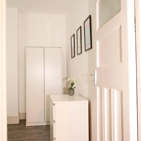 Holiday home Star London Golders Rise Luxury 4-bed Oasis With Garden