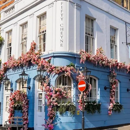 Spacious Refurbished Flat With A Garden Near Tube, Train, Thames And The Center
