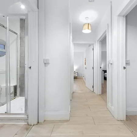 Holiday Near Kings Cross Sleep 12 Sp7 London