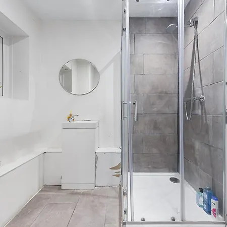 Holiday Near Kings Cross Sleep 12 Sp7 * London