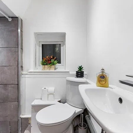 Holiday Near Kings Cross Sleep 12 Sp7 Apartment London
