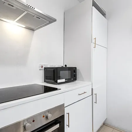 Holiday Near Kings Cross Sleep 12 Sp7 Apartment London