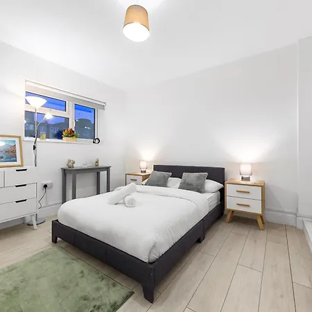 Holiday Near Kings Cross Sleep 12 Sp7 *
