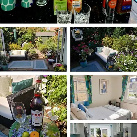 Homestay, Upmarket, Wimbledon & Southfields; Beside Tube; London