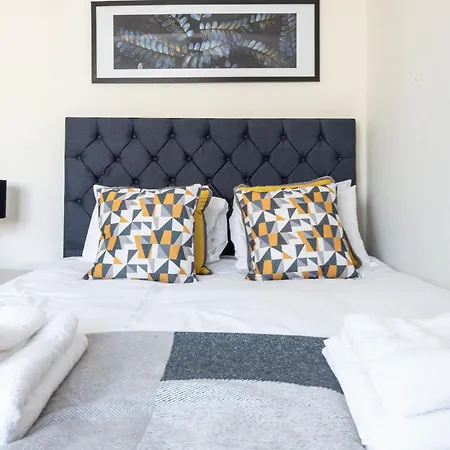 Capital 856, Chelsea Cloisters Apartment